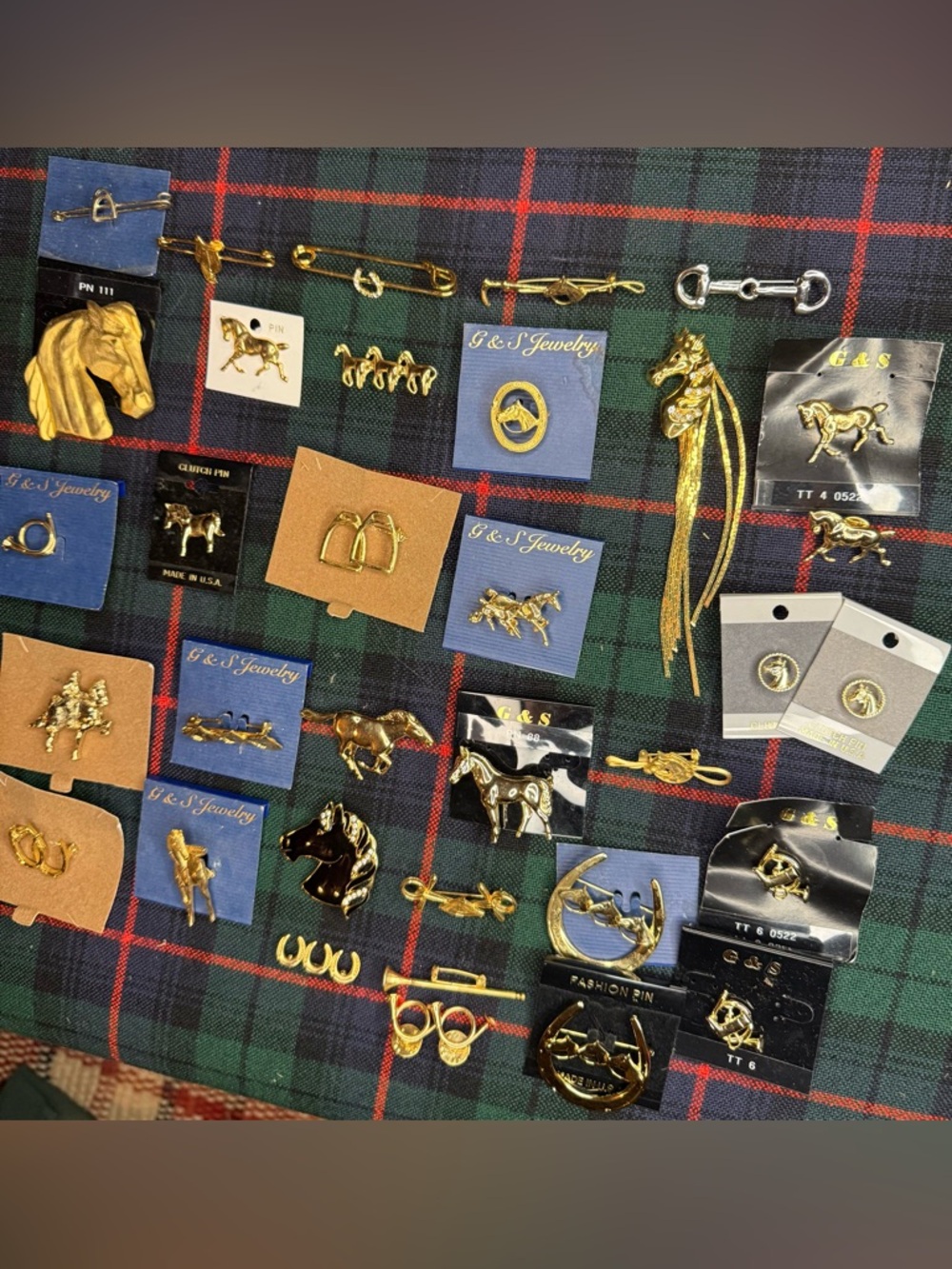 Large lot of Equestrian Horse Brooches and Clutch Pins
